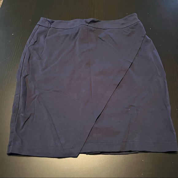 Navy Blue Simply Styled Asymmetrical Front Mini Skirt, Zip in back, Size Large - Picture 1 of 6